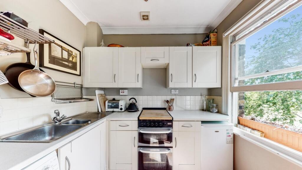 Apartment in London - More