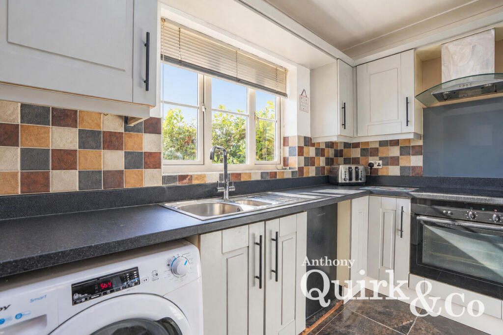 House in Southend-on-Sea - View 5