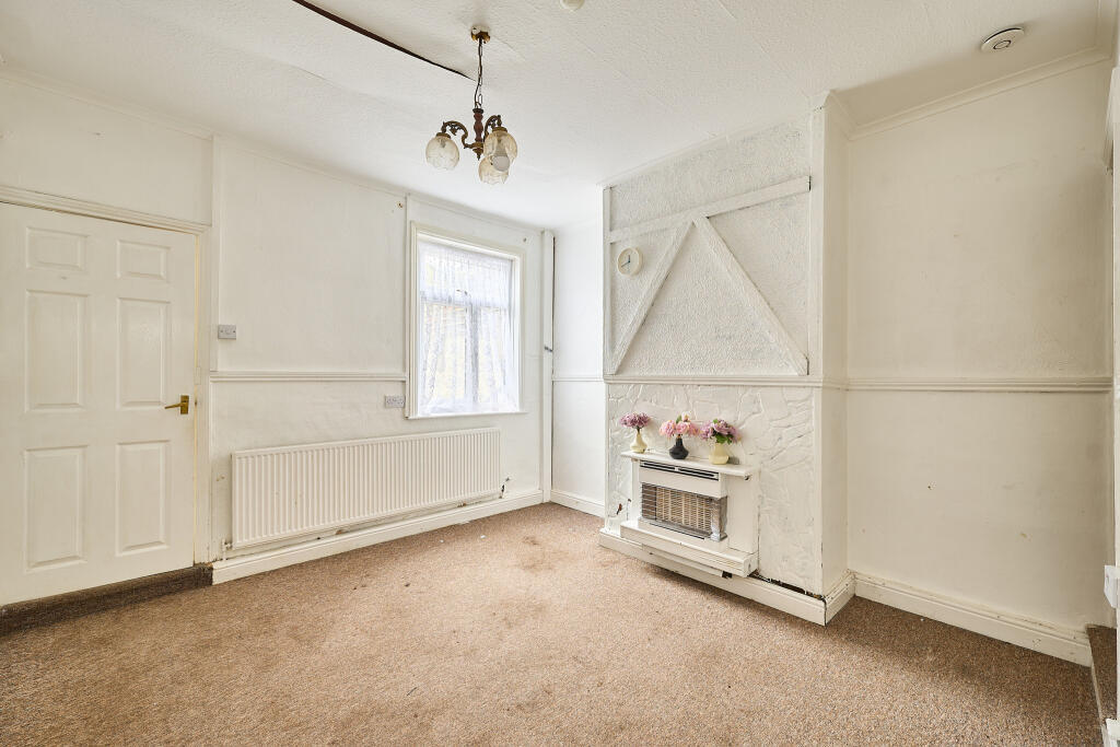 House in Stoke-on-Trent, Normacot - View 5