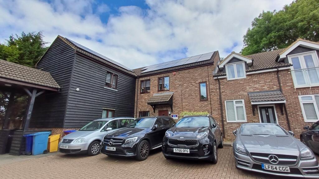 Main image of property: 1 Harrier Court, Woodside Road, Lower Woodside, Luton, Bedfordshire, LU1