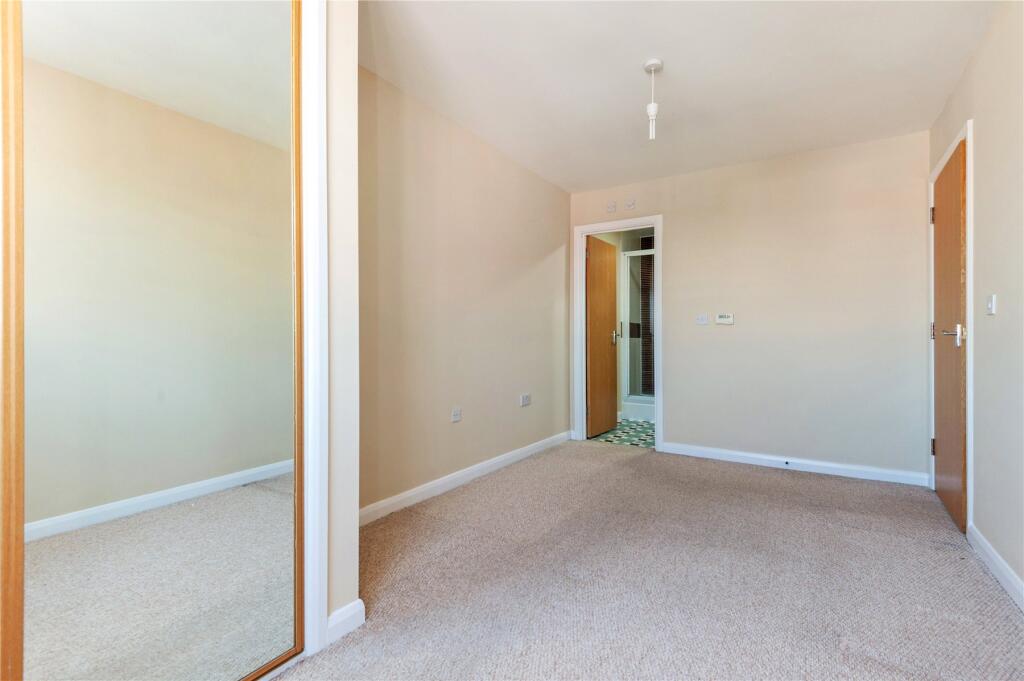 Apartment in Twickenham - View 5