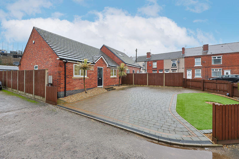 2-bed detached on Egstow Street, Clay Cross, Chesterfield, £220,000