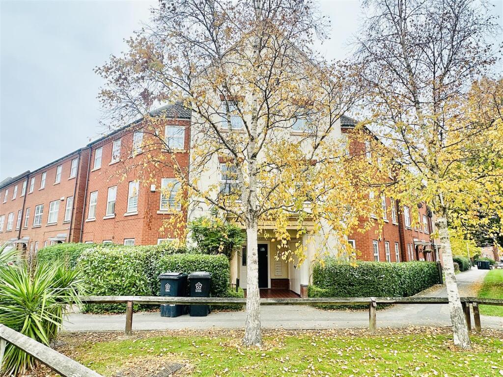 1-bed flat on Larchmont Road, Leicester, £110,000