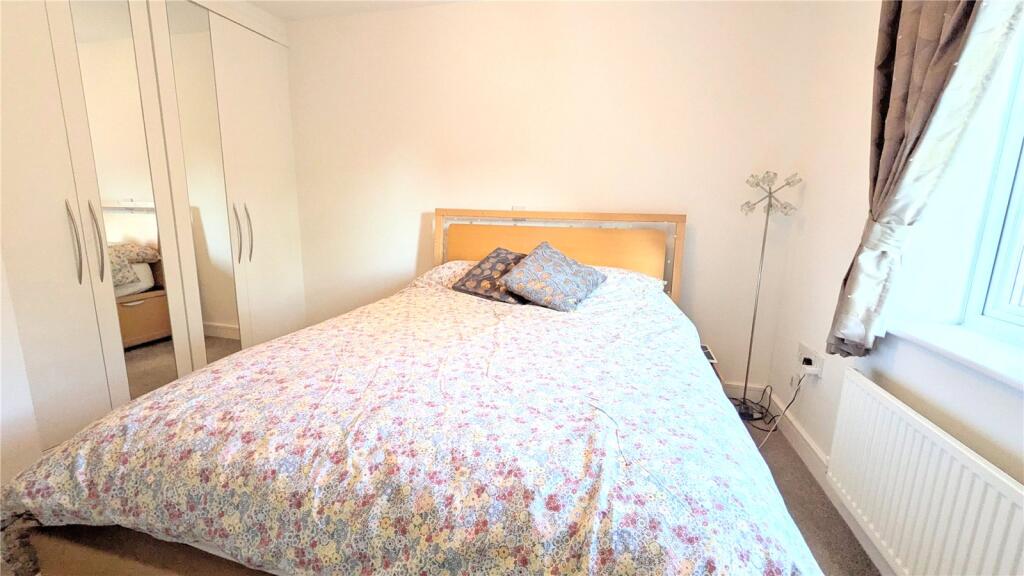 Apartment in Reading - View 5