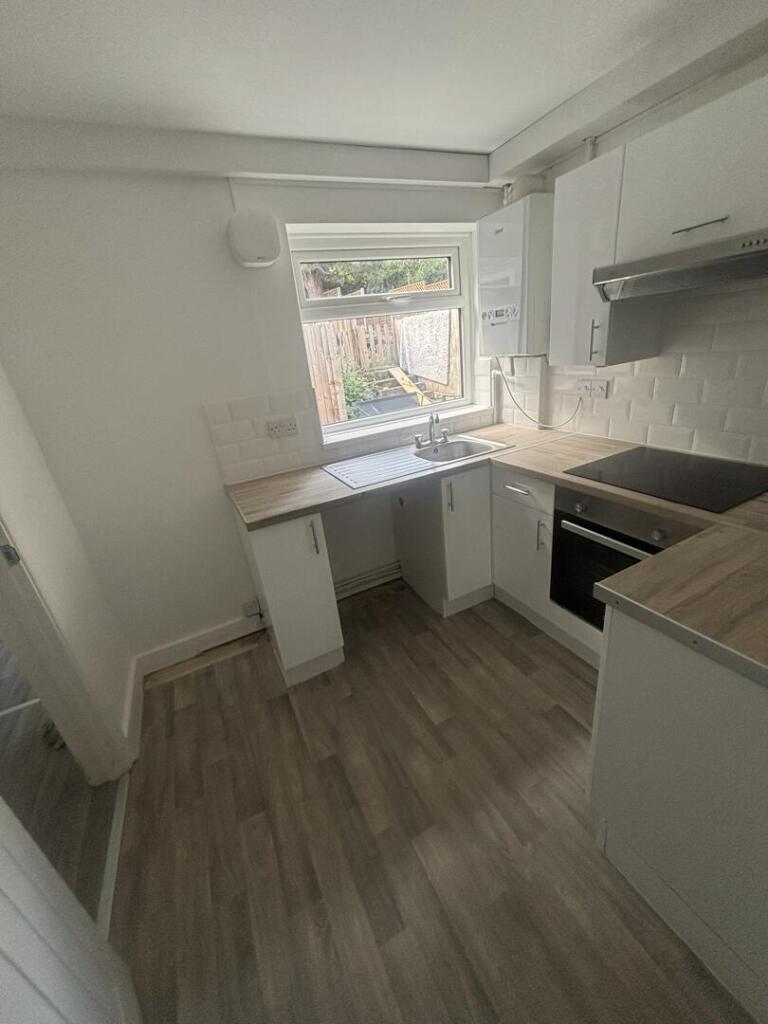 House in Dartford, Stone - View 4