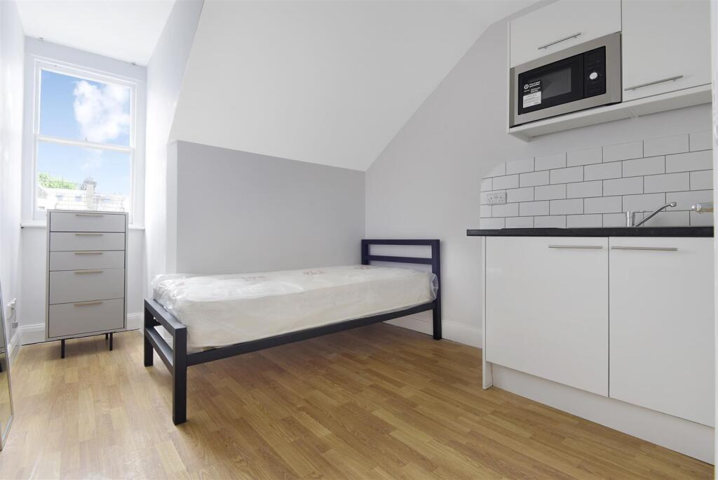 Main image of property: Gunterstone Road, West Kensington, W14