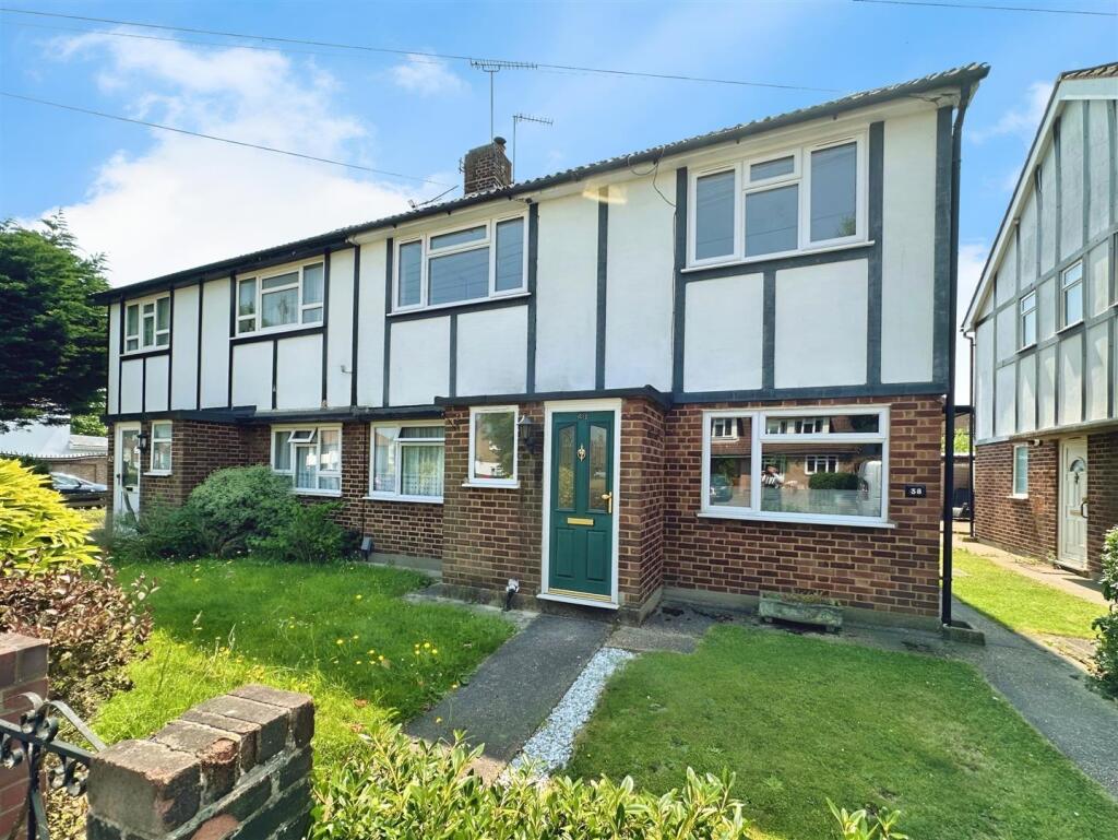 Main image of property: Moor Lane, Upminster, RM14