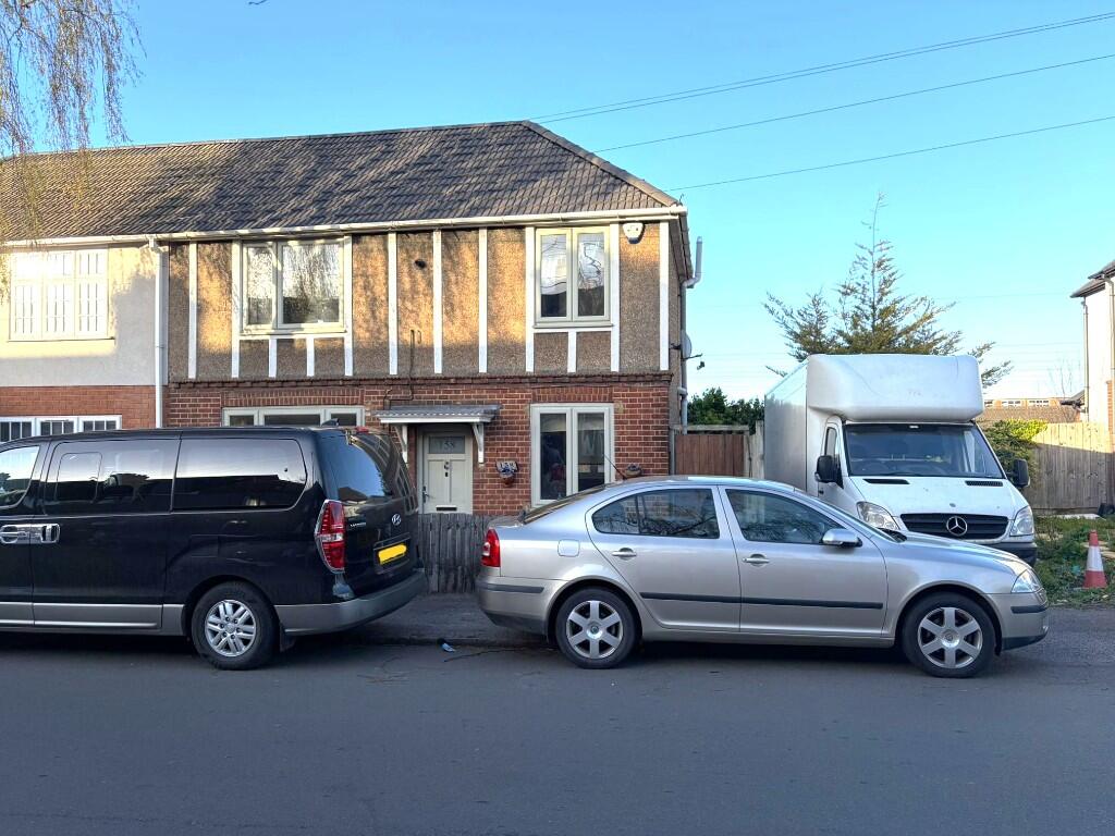 Main image of property: Selbourne Road, Luton, Bedfordshire, LU4