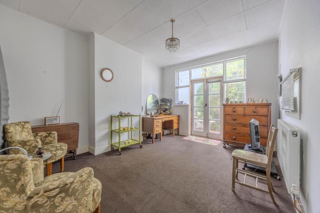 House in Southend-on-Sea - View 5