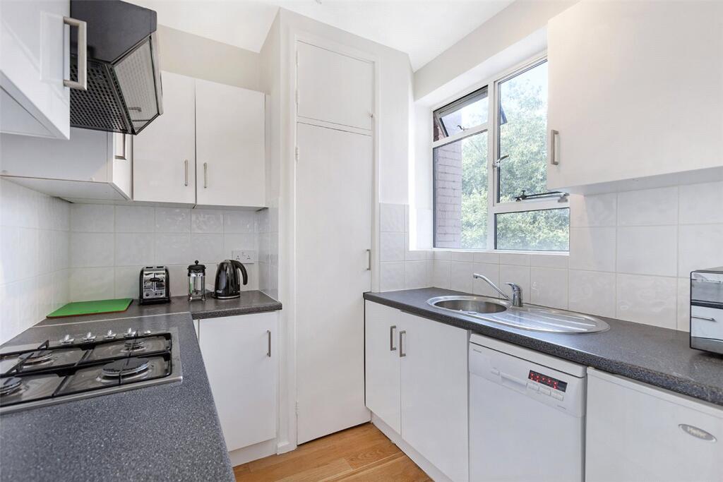 Apartment in London - More
