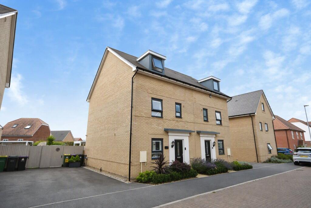 Main image of property: Bartons Avenue, Hullbridge, Hockley, Essex, SS5