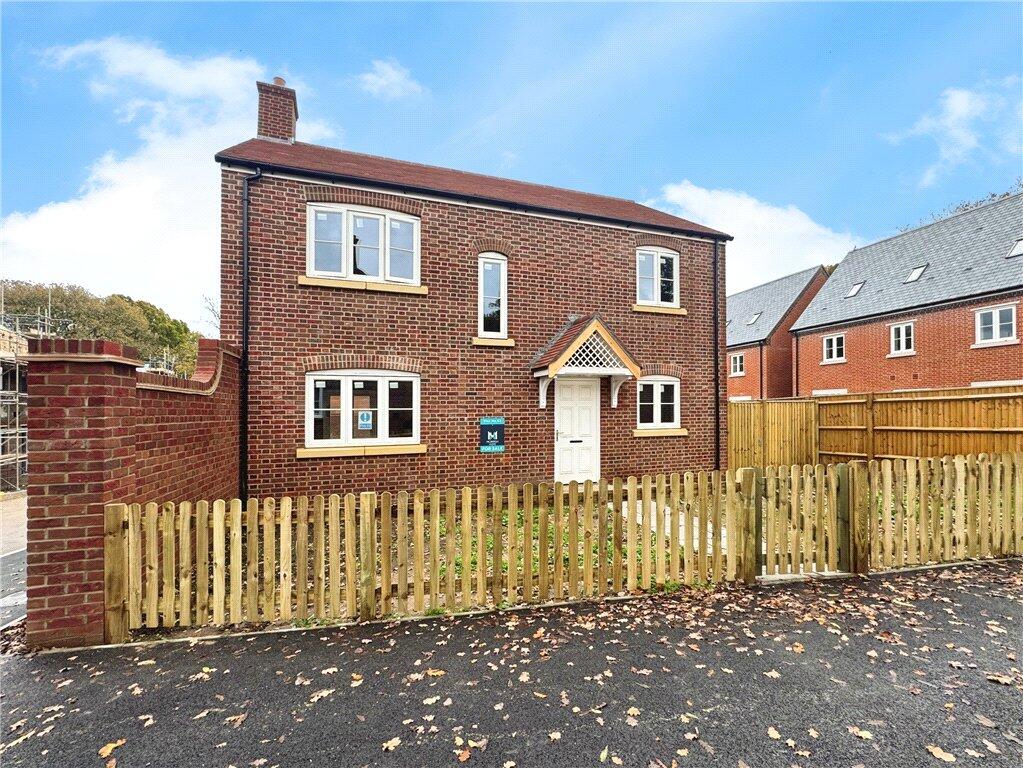 4-bed detached on Wilfrid Street, North Baddesley, Southampton, Hampshire, £550,000
