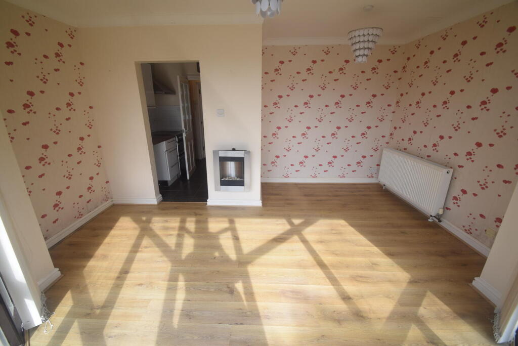 Apartment in Newport - View 3