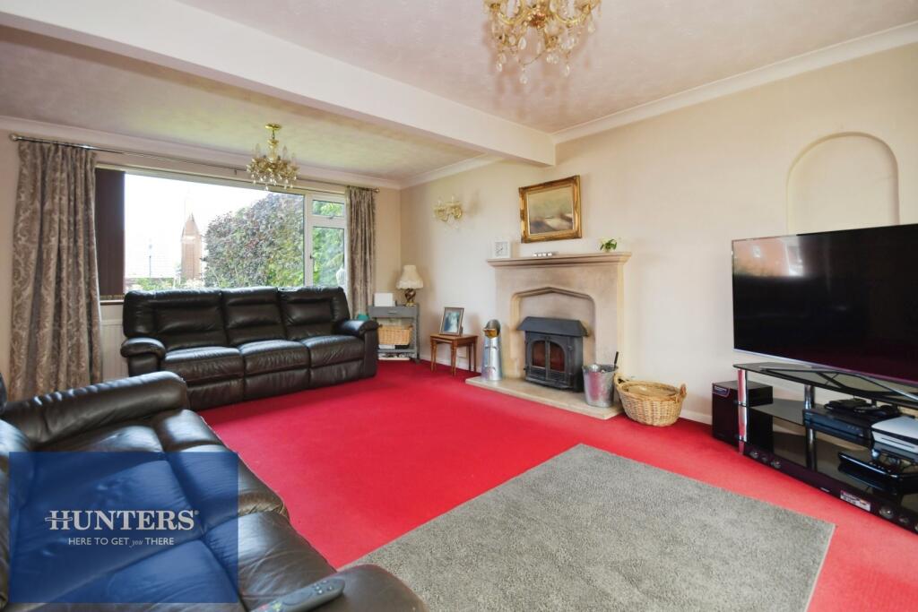 Harehill Crescent, Wingerworth, Chesterfield, S42 6SS photo 4