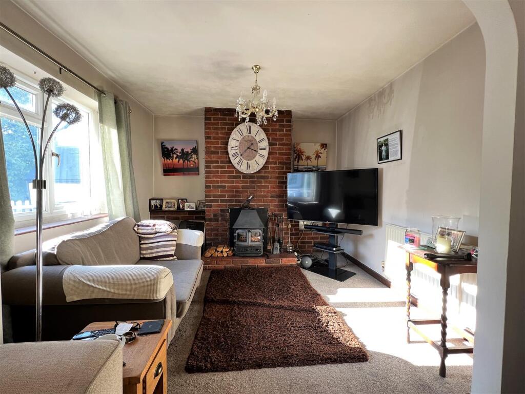 House in Gloucester - View 4