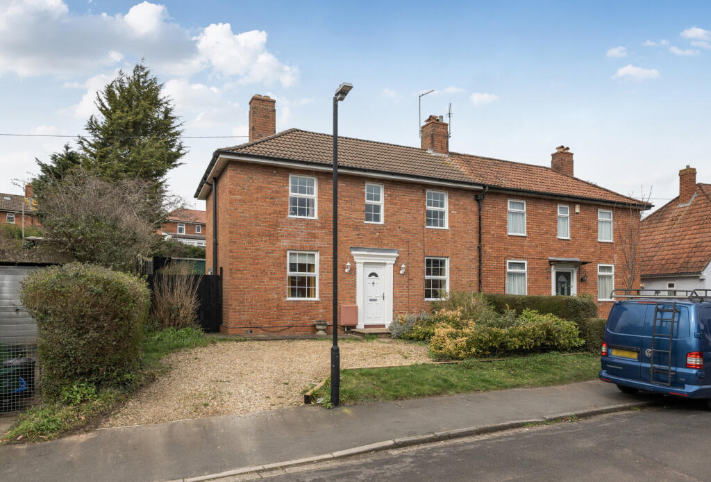 Main image of property: The Crescent, Sea Mills, Bristol, Somerset, BS9