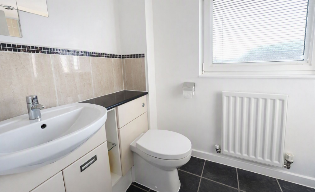 House in Huntingdonshire, Huntingdon - More
