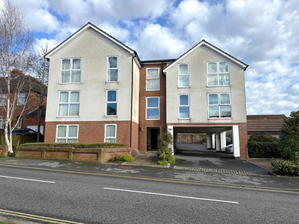 Main image of property: Old Turnpike   Fareham   UNFURNISHED