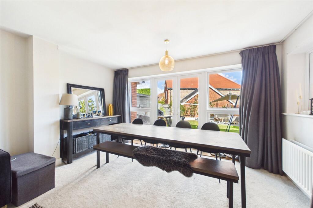 House in Three Mile Cross, Shinfield - View 3