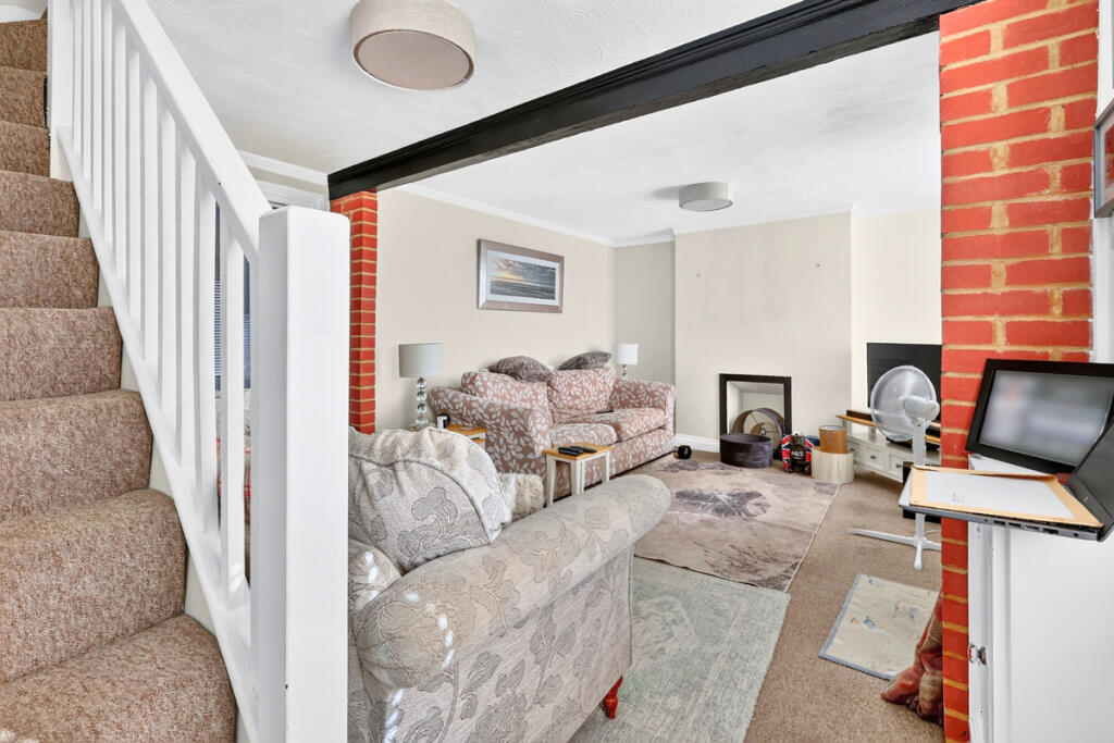 House in Southend-on-Sea - More