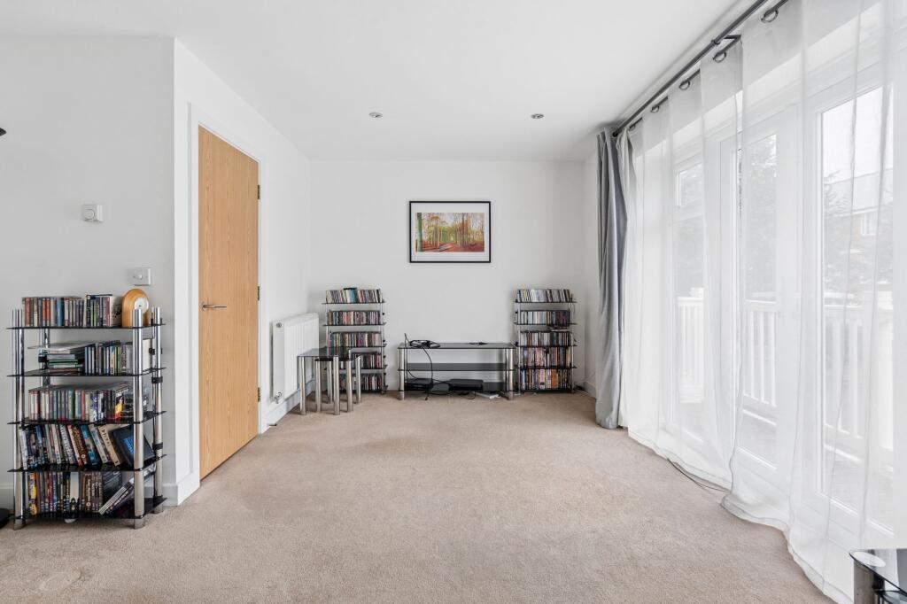 House in Hemel Hempstead - More