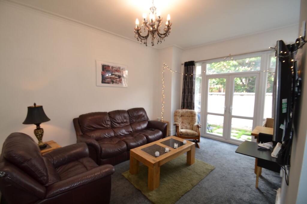 2 bedroom house share for rent