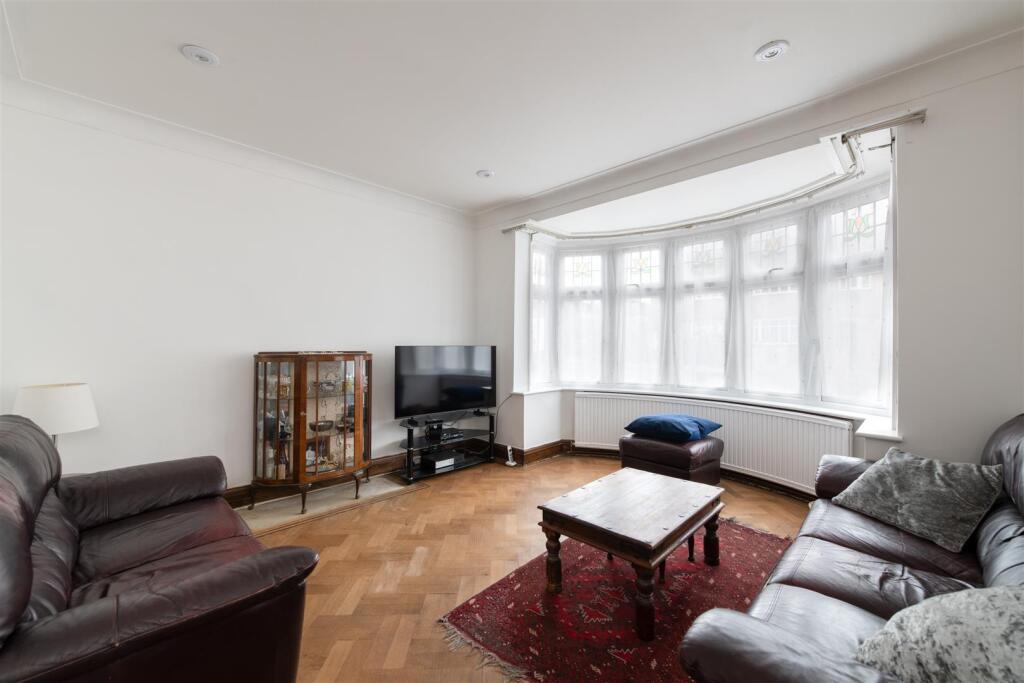 Exeter Road, London, N14 photo 3