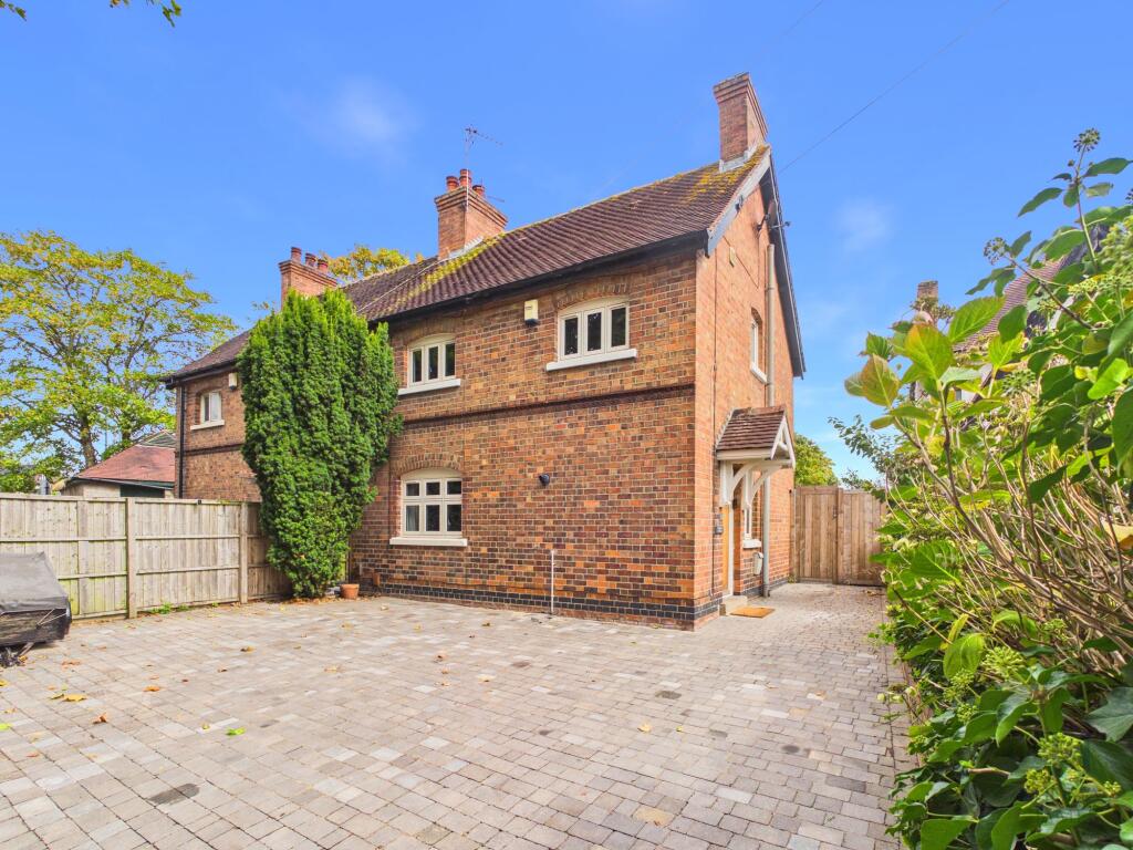 Main image of property: Ruddington Lane, Nottingham, NG11