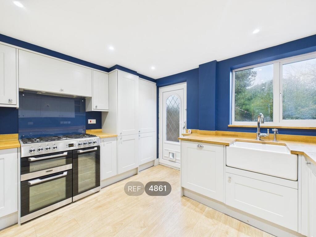 Main image of property: Peveril Street, Hucknall, Nottingham, NG15 7DG