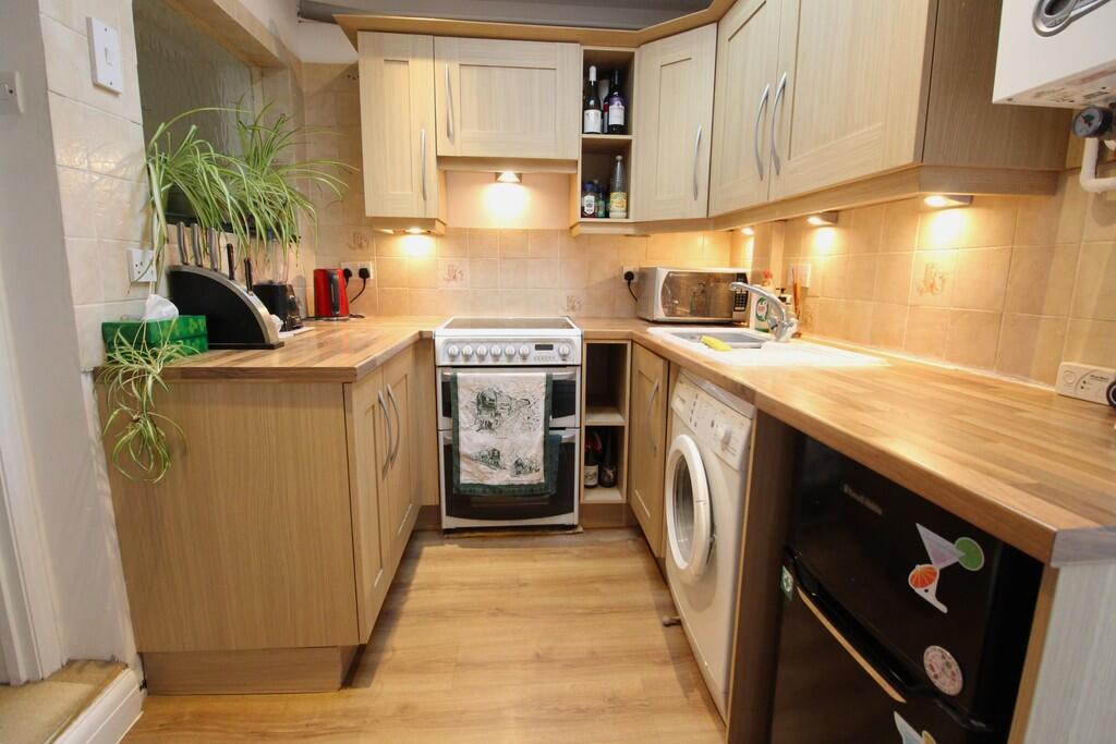 House in Sandy, Central Bedfordshire - More
