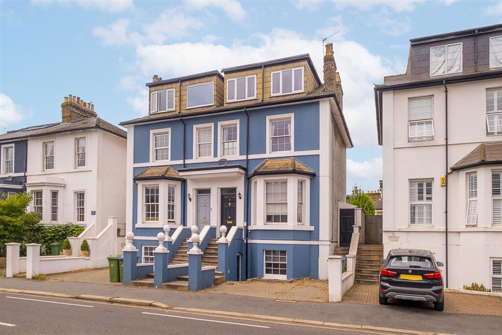 Main image of property: Portsmouth Road, Thames Ditton