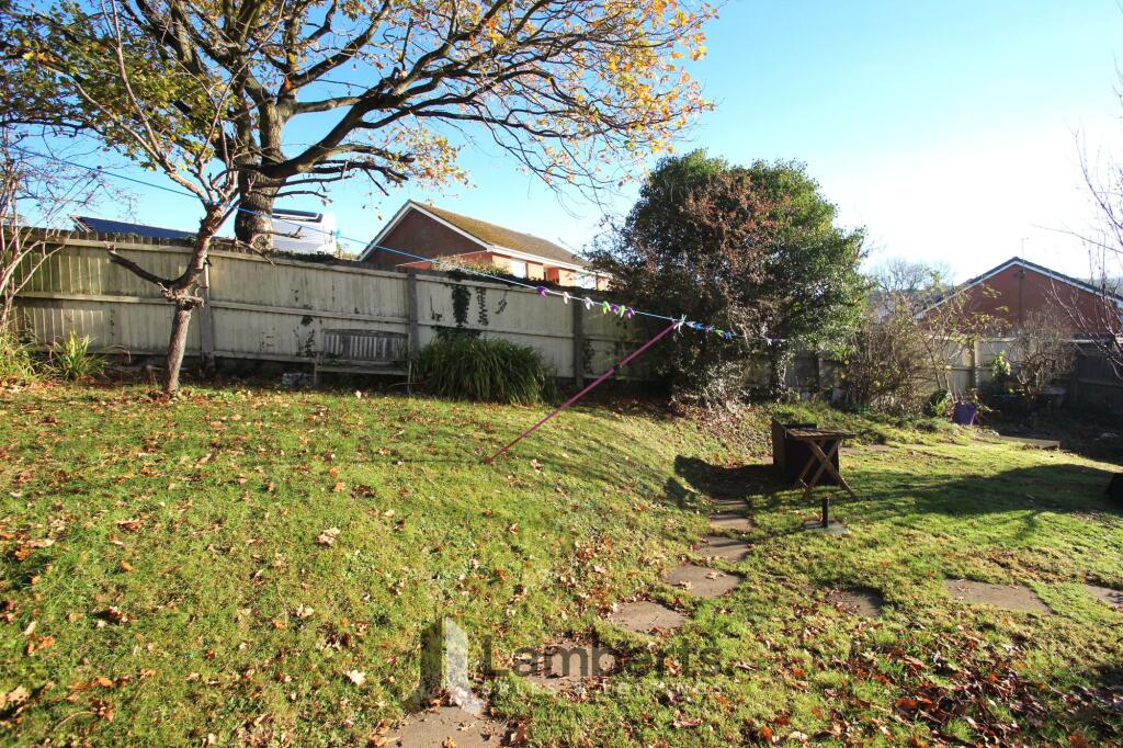 Additional image 3 of Wychwood Drive, Hunt End, B97