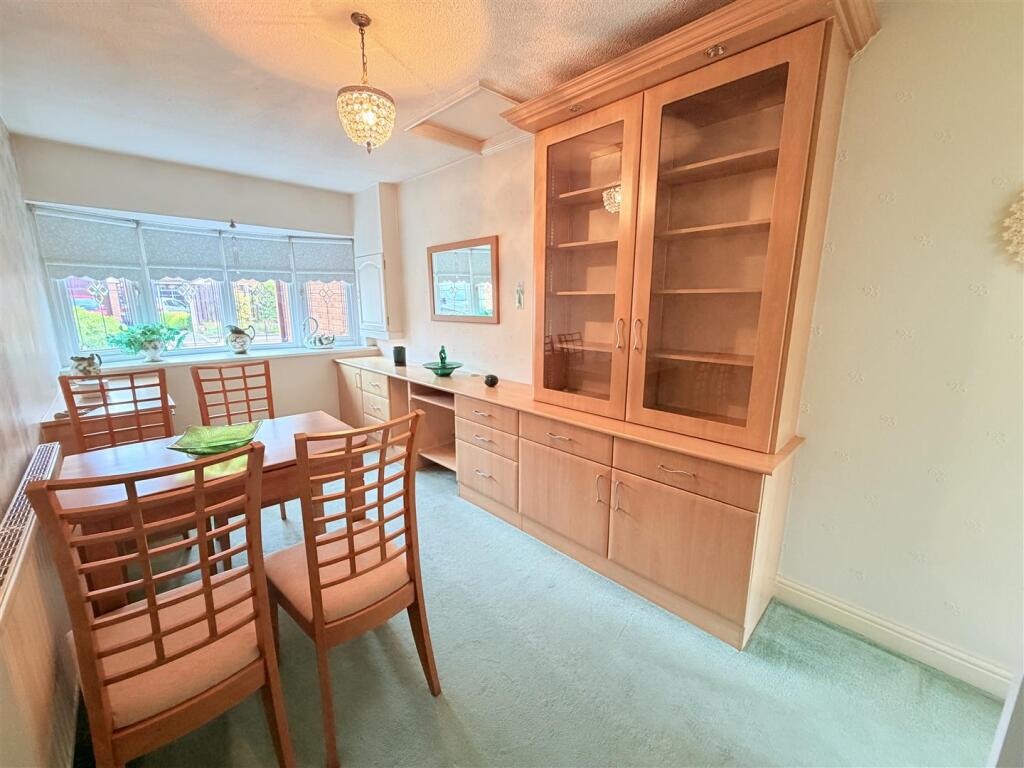 House in Tameside, Matley - More