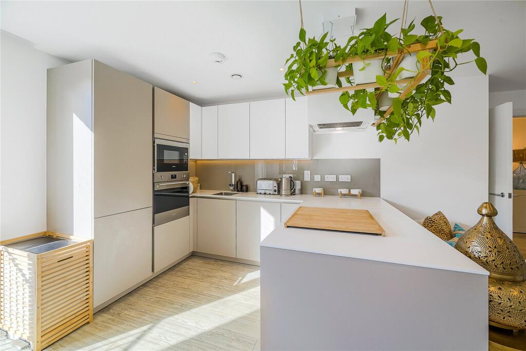 Apartment in London - View 5