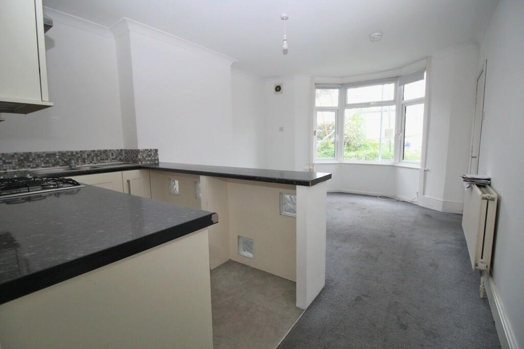2-bed flat on Old Shoreham Road, Brighton, £250,000