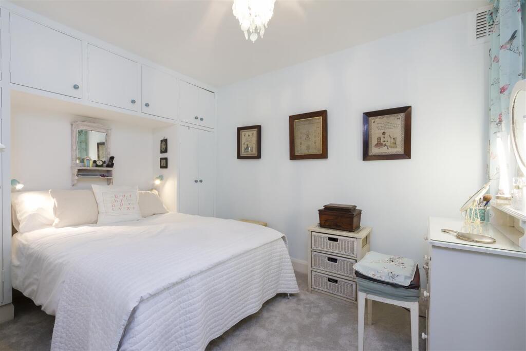 Apartment in London - View 5