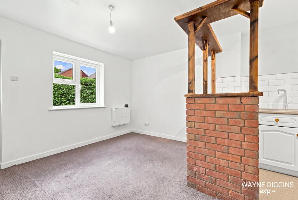 House in Thurrock, Essex - View 4