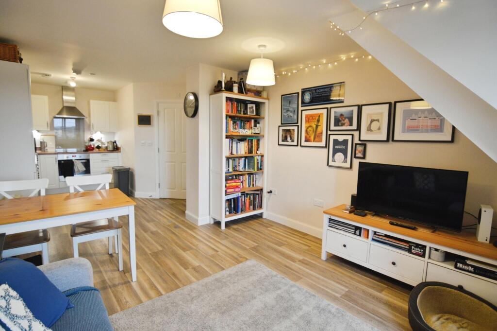 Apartment in Reading - View 4