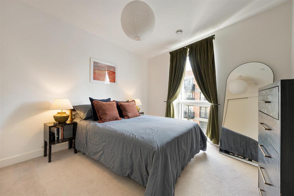 Apartment in London, Fish Island Village, Bow - View 5