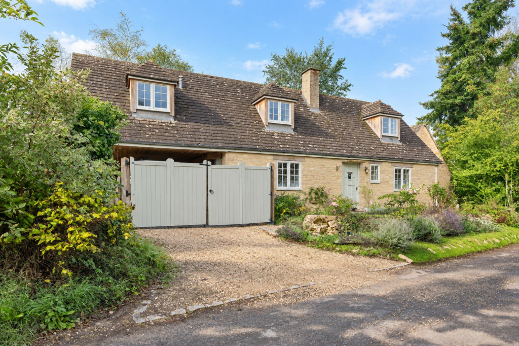 Main image of property: Park Lane, Long Hanborough, OX29