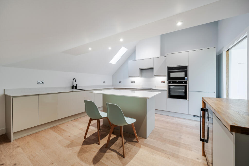 Apartment in Truro - View 5