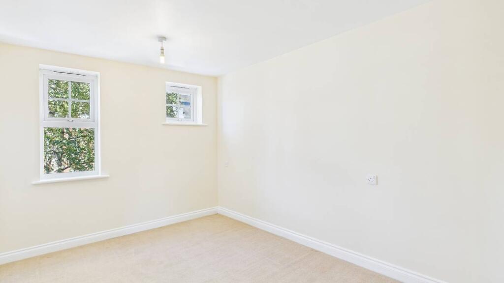 Apartment in Chesterfield, St Augustines, Spital - View 4