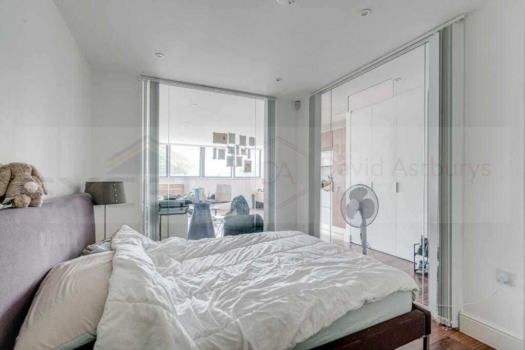 Apartment in London - More