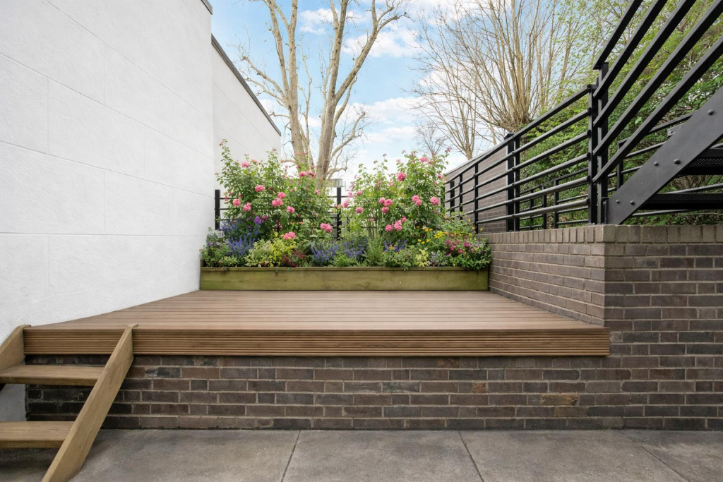 Gore Road, Victoria Park Village, London, E9 photo 3