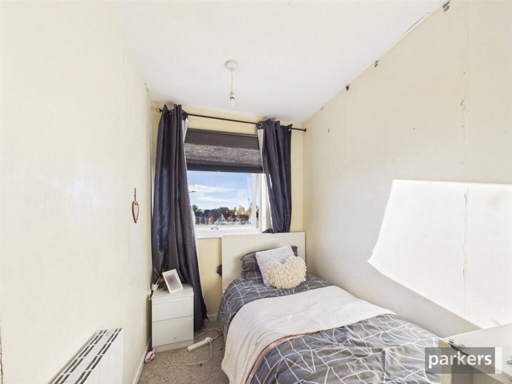 Apartment in Reading - View 5