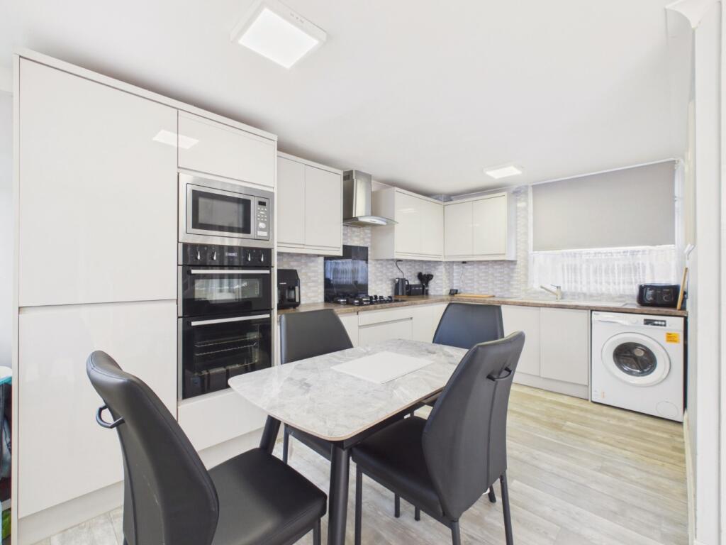 Main image of property: Cadeleigh Close, Bransholme, Hull, HU7 4DA