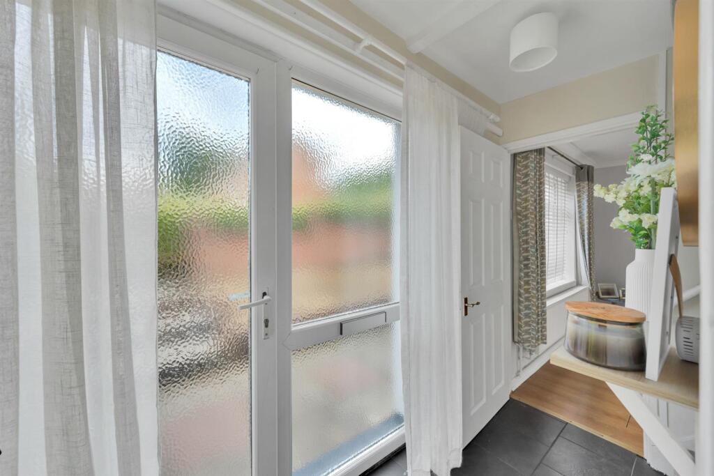 House in Newport - View 5
