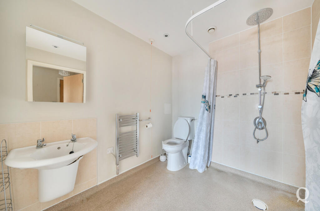 Apartment in Swale, Howt Green, Milton Regis - View 6
