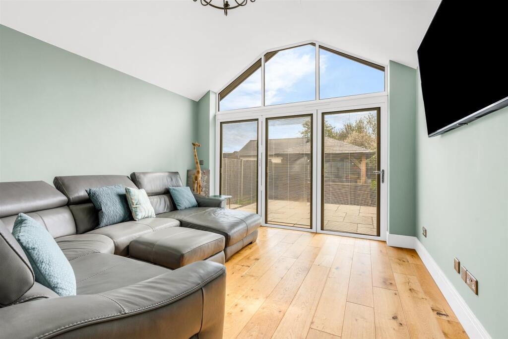 Additional image 9 of Burnham Green Road, Welwyn