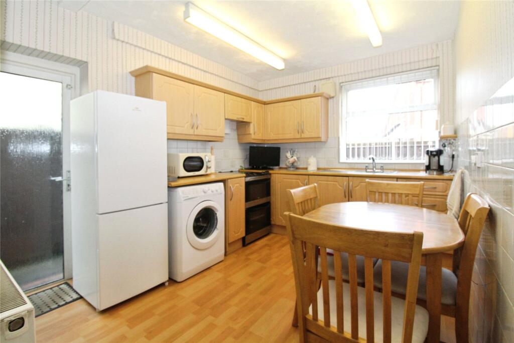 Rownhams Road, Southampton, Hampshire, SO16 photo 3